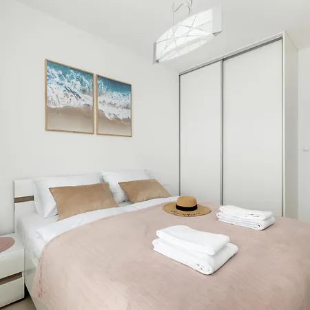 Kasprowicza Seaside - Przy Plaży&prywatny Garaż&taras Słoneczny&fitness Apartament Kołobrzeg
